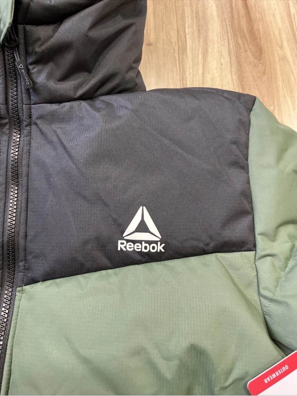 Reebok Olive Green Jacket Reversible with Black Zipper Detailing - Picture 3 of 16